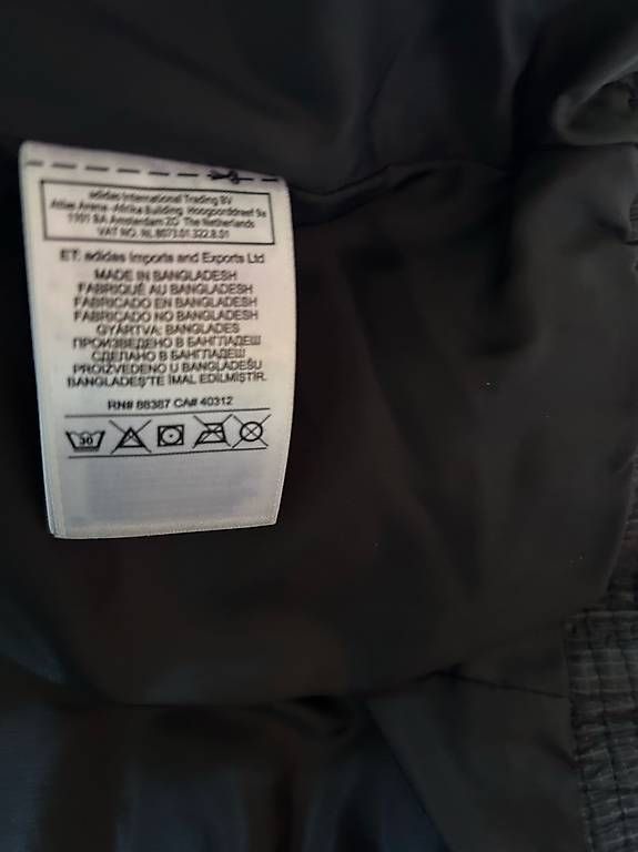 Giacche: Adidas Winterjacke  – Usato da Allschwil venduto da Haffelow 3