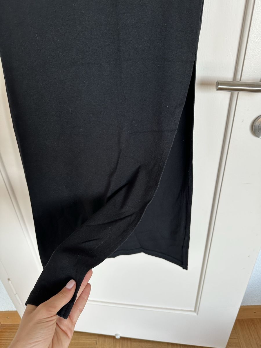 Bershka Röcke: Long Black Skirt with Slit - Size S – Gebraucht aus Orvin von mboder 1