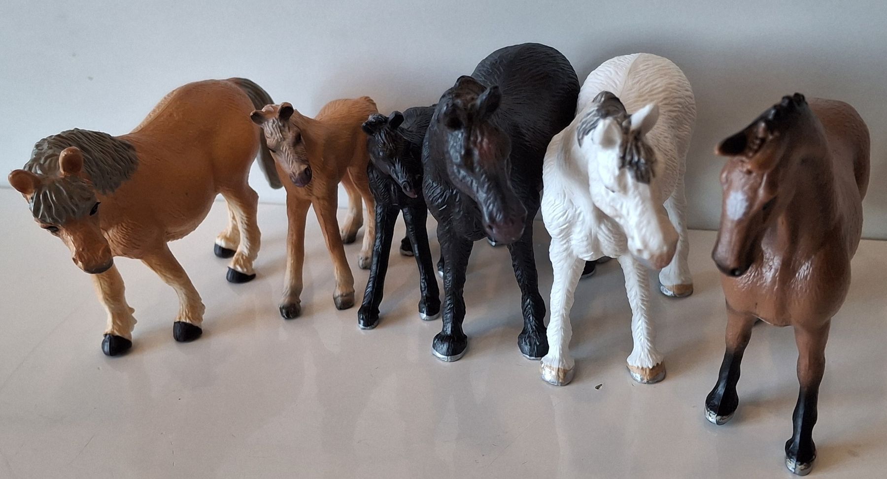 Spielzeuge: 6 Pferdefiguren – Gebraucht aus Dussnang von novi02 1