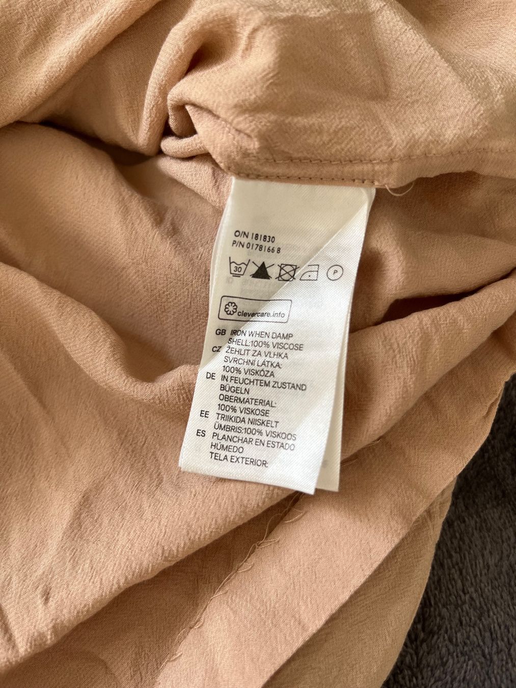 H&M Camicette: New  beautiful blouse H&M size S – Nuovo (secondo la descrizione) da Chêne-Bougeries venduto da Seetooyoo 3