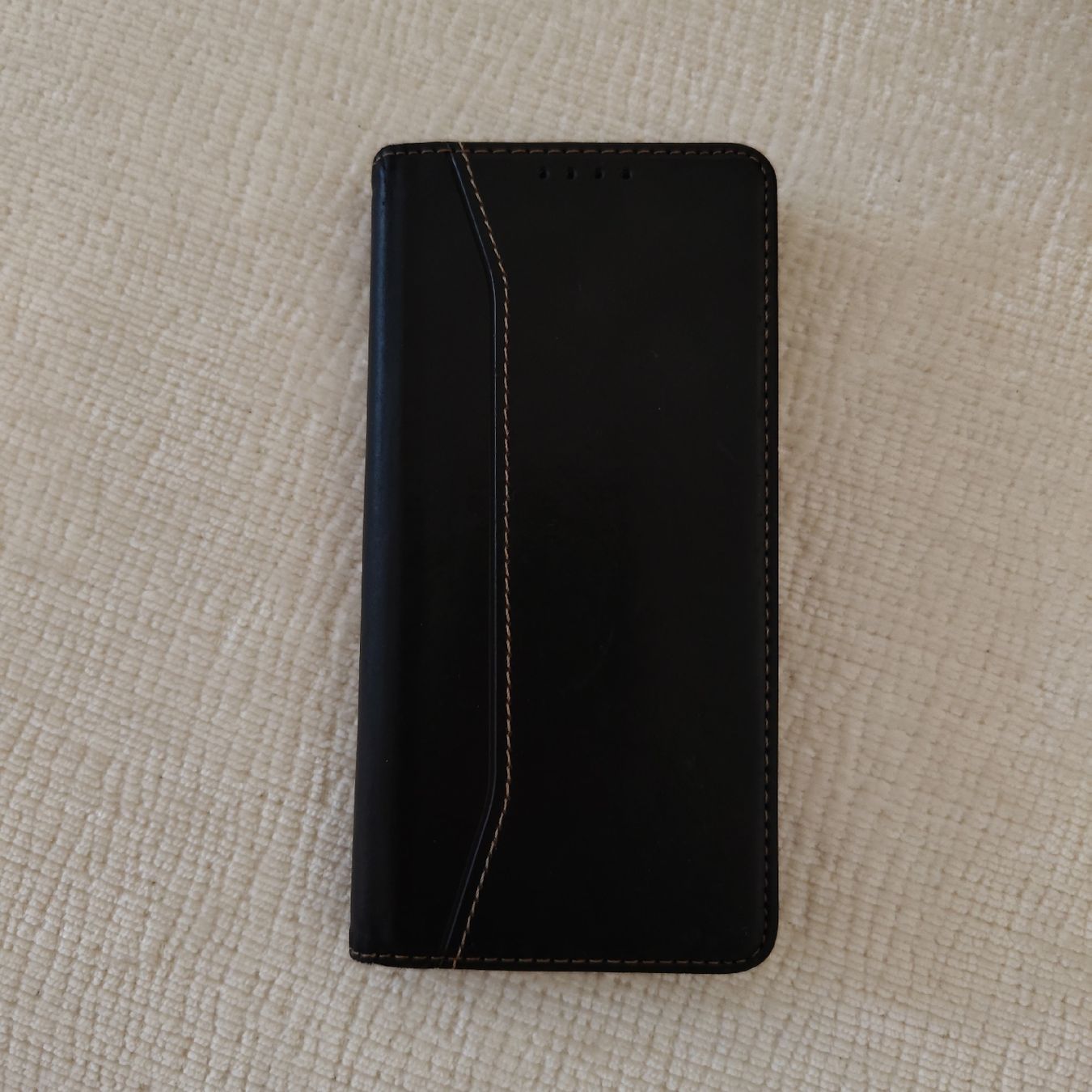 Covers & Schutzfolien: four Realme Pro 9 – Gebraucht aus Bernex von mauribello