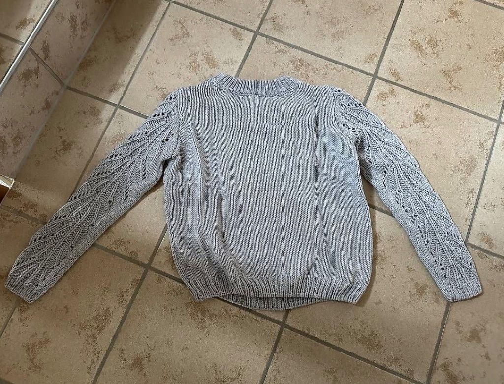 Maglioni & Felpe: Grauer Strickpullover Gr. L von Broadway – Usato da Goldau venduto da Henggi88 1