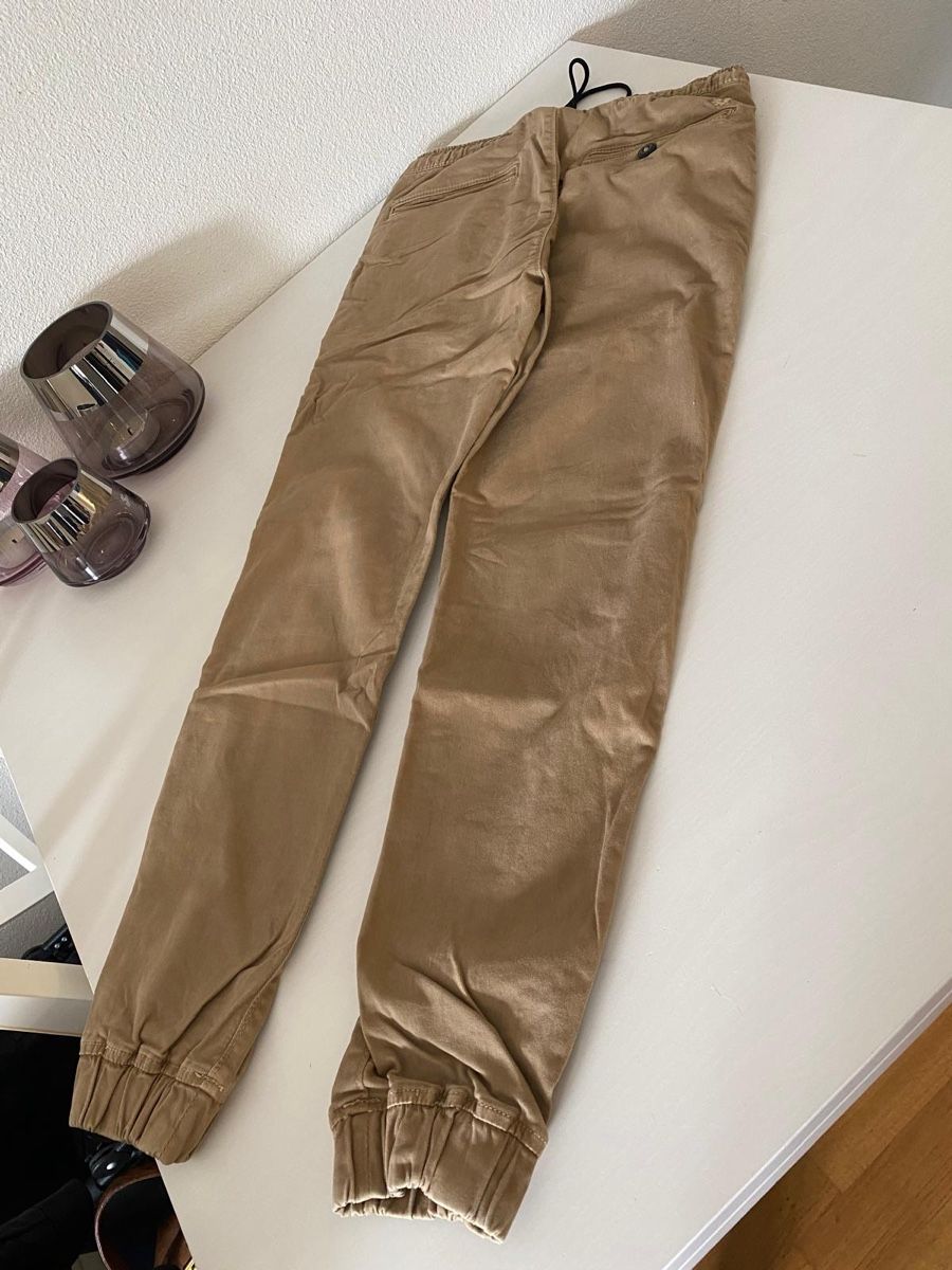 American Eagle Pantaloni: Hose beige American Eagle XS neuwertig – Usato da Oberglatt ZH venduto da jul_nhy7 1