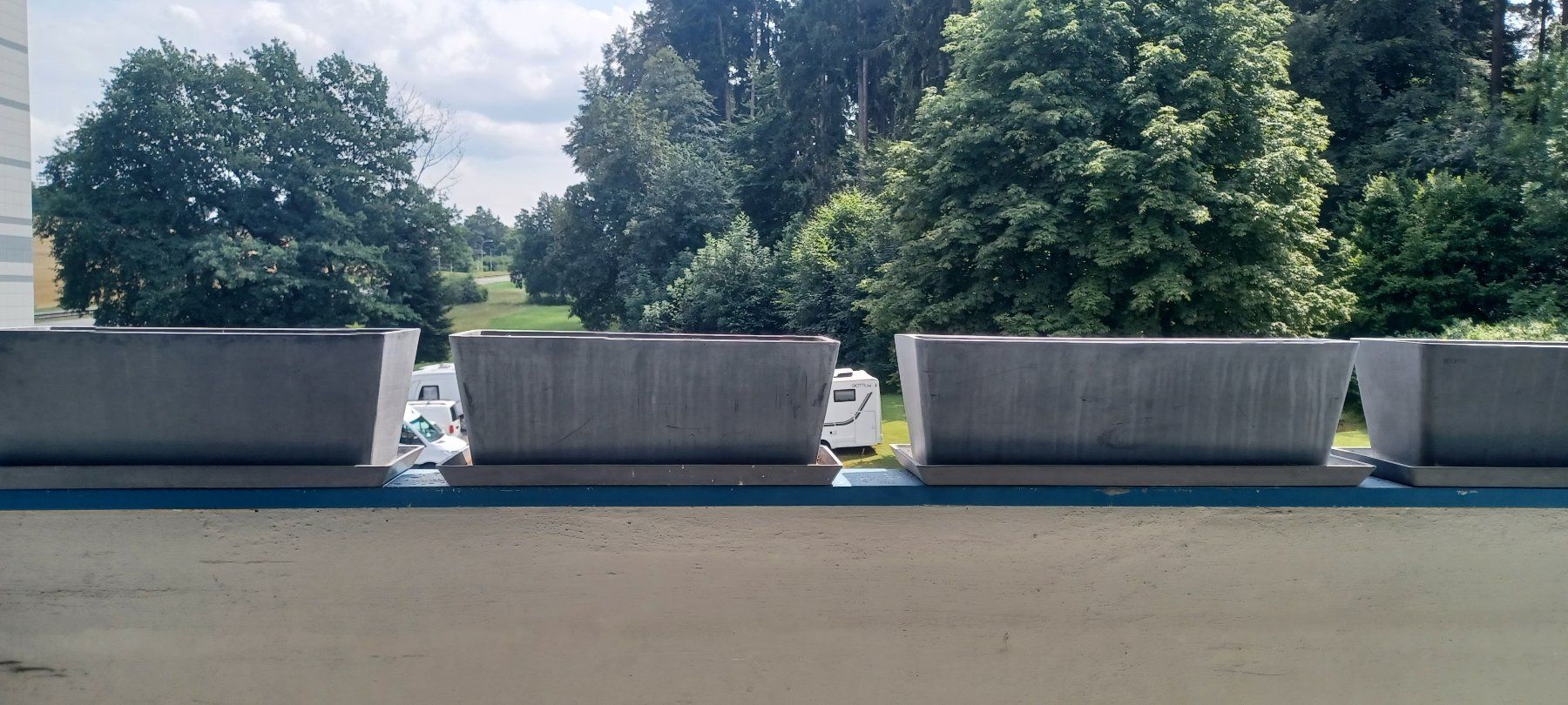 Vasi per fiori: 5 ECOPOTS Balkonkistchen mit Untersatz - extraleicht - grau – Usato da Zollikerberg venduto da Nicolino8