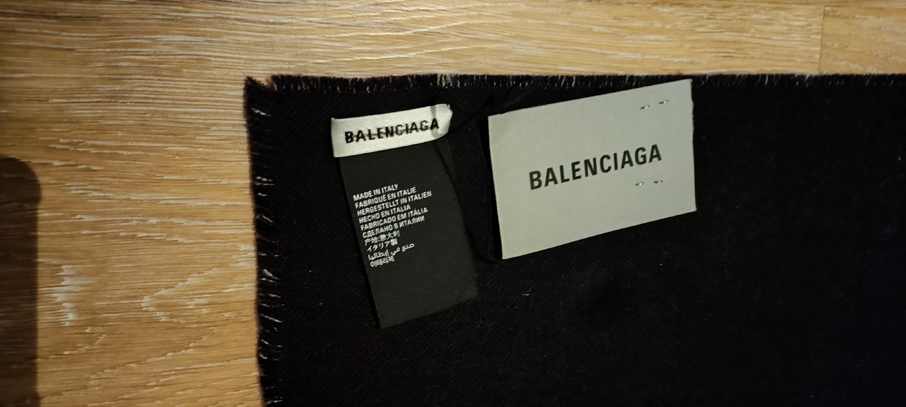 Balenciaga Foulard & Sciarpe: Balenciaga Schal – Nuovo e nell'imballaggio originale da Winterthur venduto da Ajcps 4