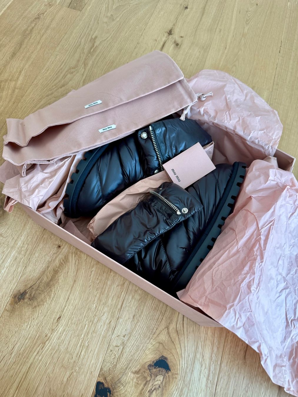 Miu Miu Damenschuhe: Miu Miu Boots NEU – Neu und originalverpackt aus Frümsen von sil_67sn 3