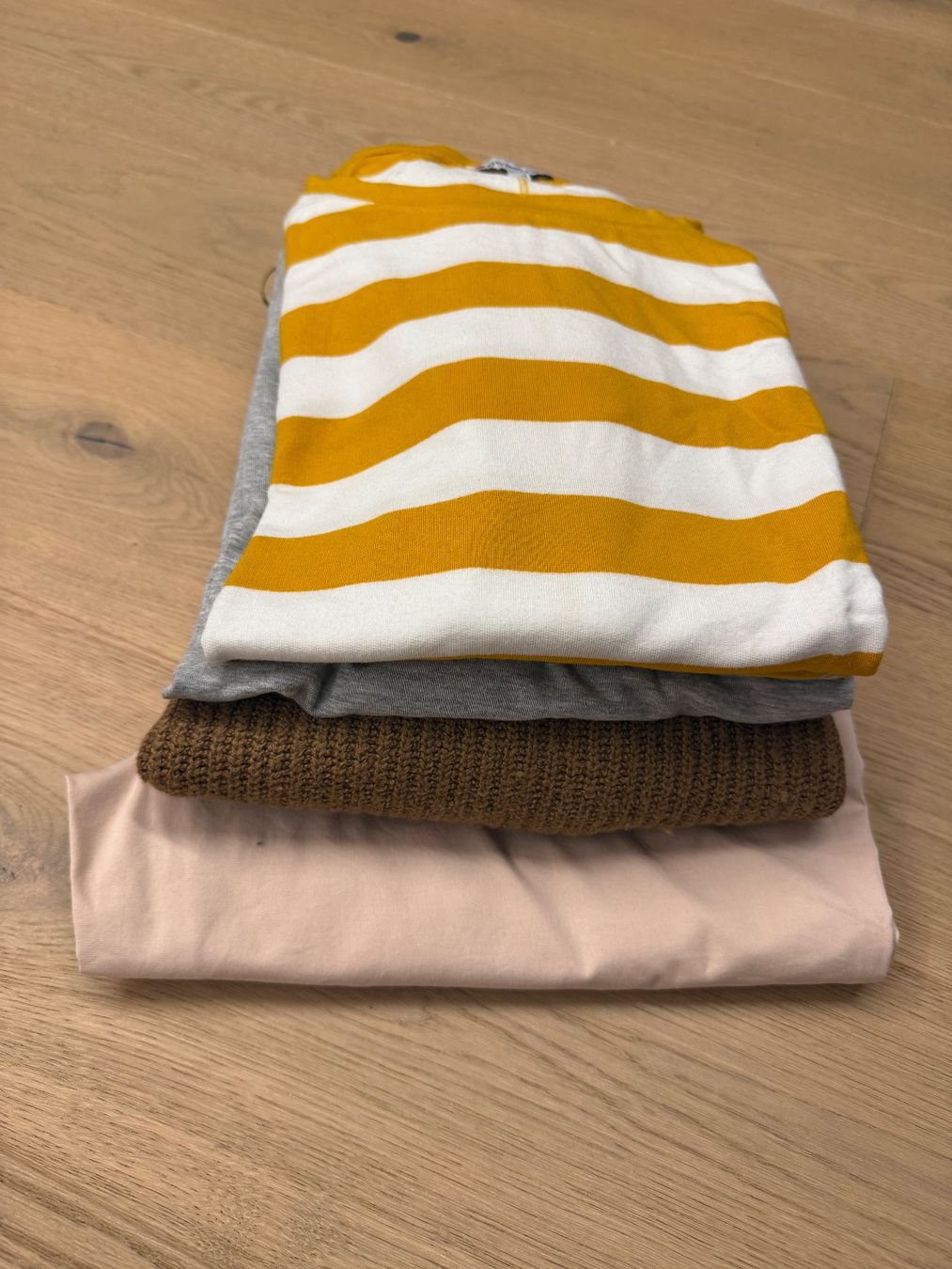 Lotti di vestiti: Kleiderpaket – Usato da Oberdorf SO venduto da fani05
