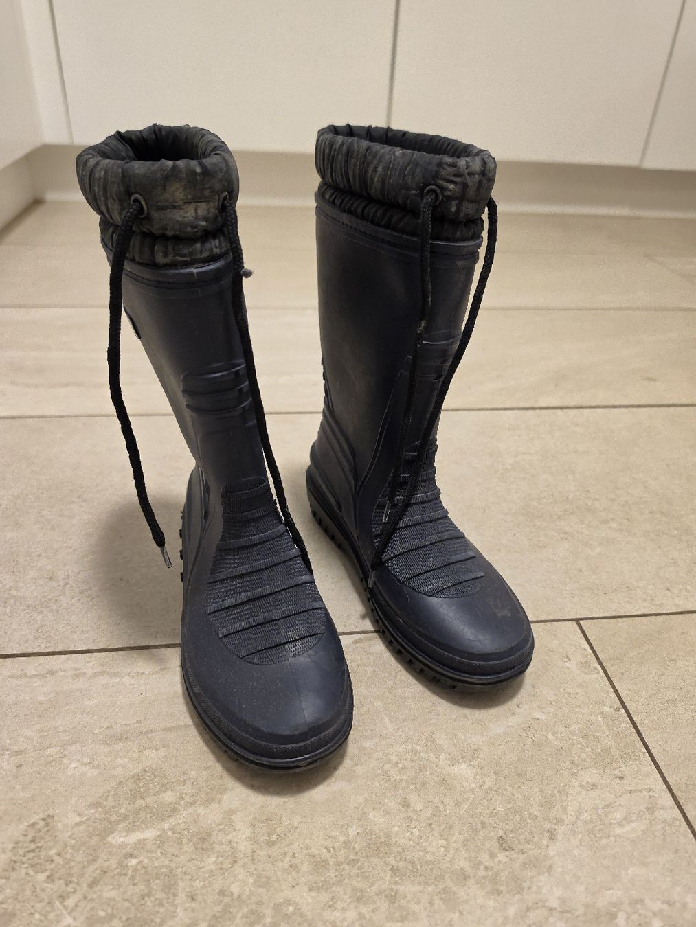 Scarpe per ragazzi: Gummistiefel gr 33 – Usato da Rümlang venduto da Franny93 1