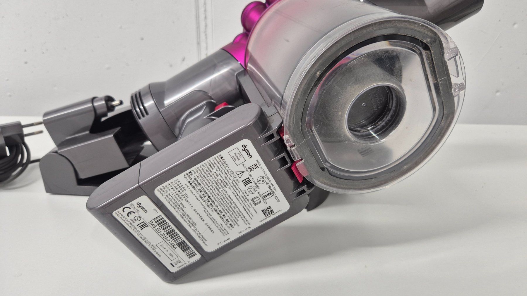 Dyson Aspirapolveri & Accessori: Dyson Akkuhandstaubsauger ab 1.- – Usato da Sitterdorf venduto da Lenggi7 3