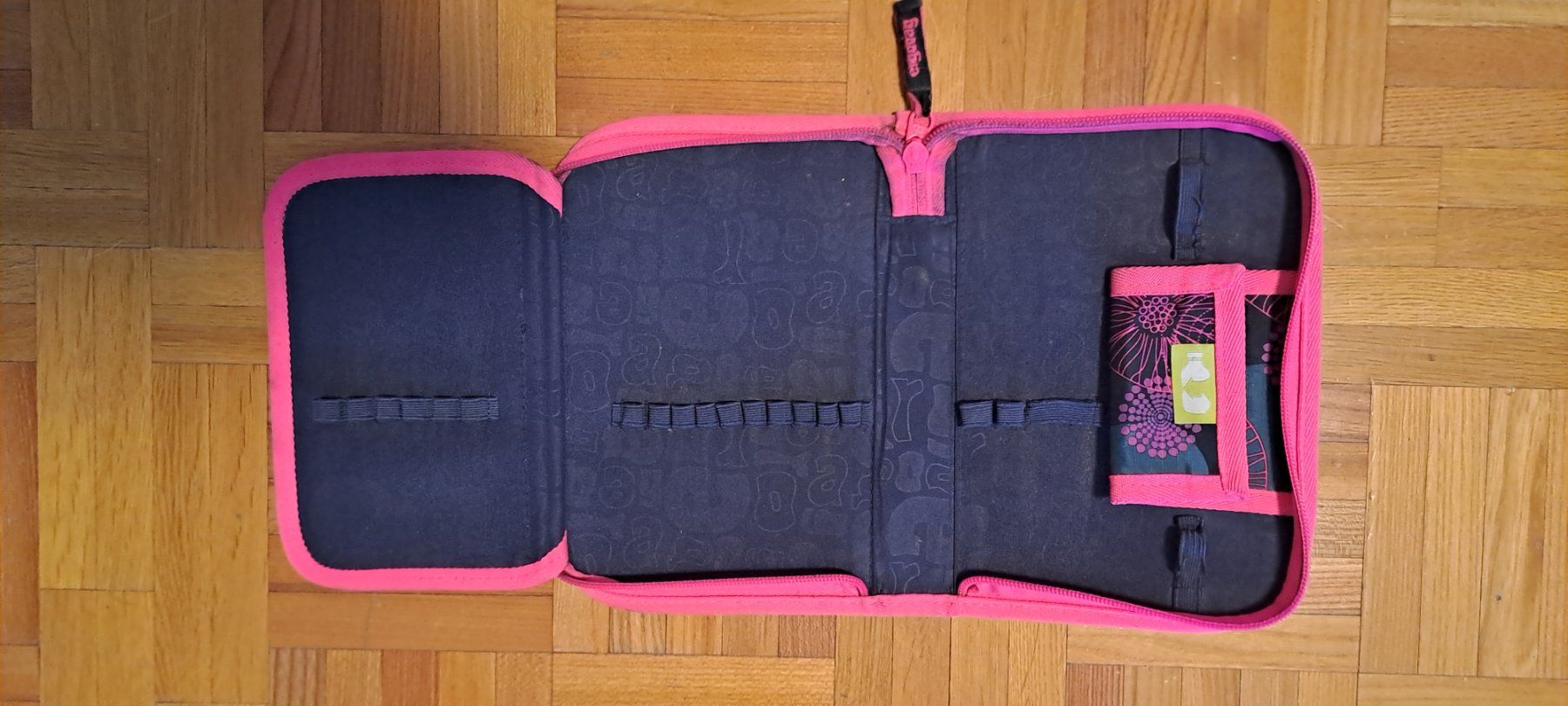 Ergobag Sacs & sacs à dos: Ergobag Schulrucksack mit Zubehör – D'occasion à Sion par LichtWolke 4