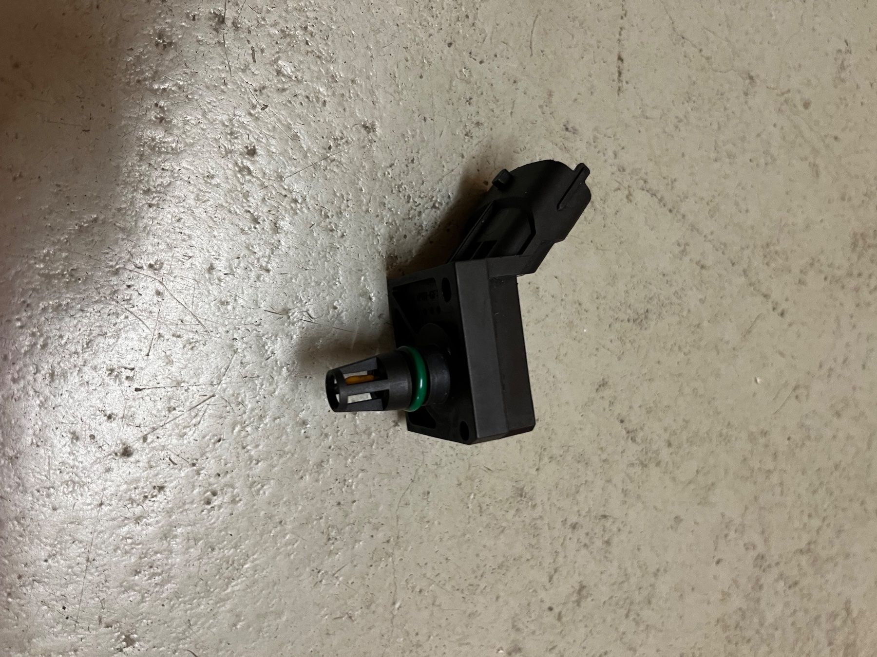 Volvo Tutti pezzi di ricambio auto: Volvo Ladedrucksensor - 8677288 – Usato da Bischofszell venduto da VolvoT5 1