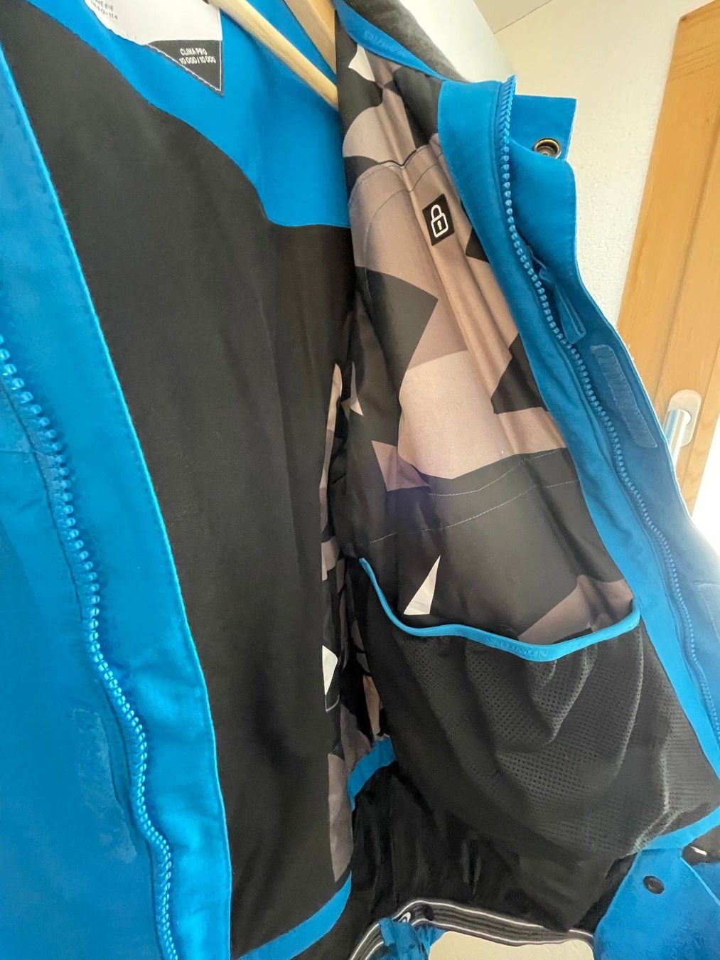 Salomon Giacche: Ski- und Snowboardjacke – Usato da Curaglia venduto da catschadur 3