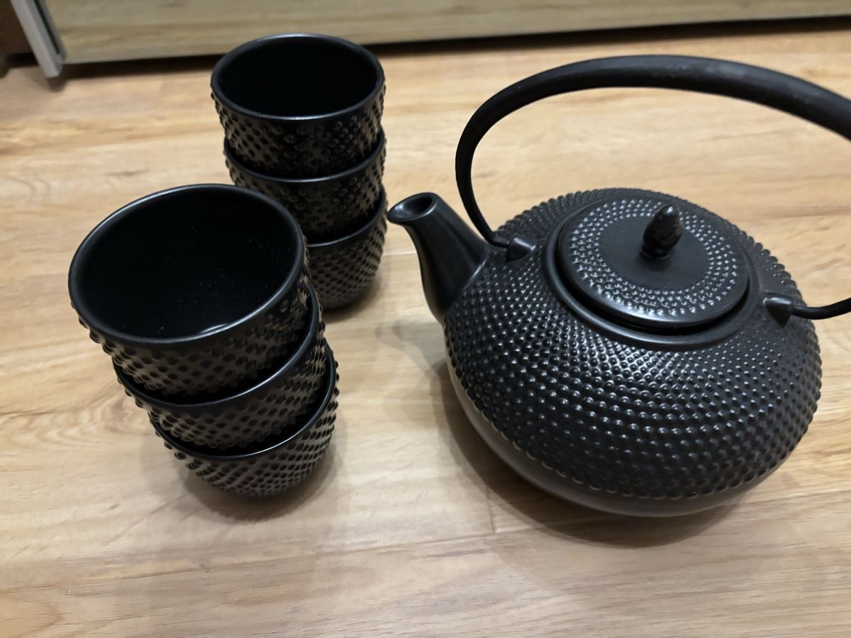 Teiere: Teekanne und 6 Becher schwarz – Nuovo (secondo la descrizione) da Zug venduto da christoph.arnold88