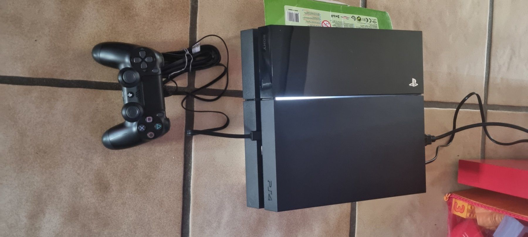 Sony Console: Excellent Playstation 4  with 1 controller ! – Usato da Allschwil venduto da NDSS9483