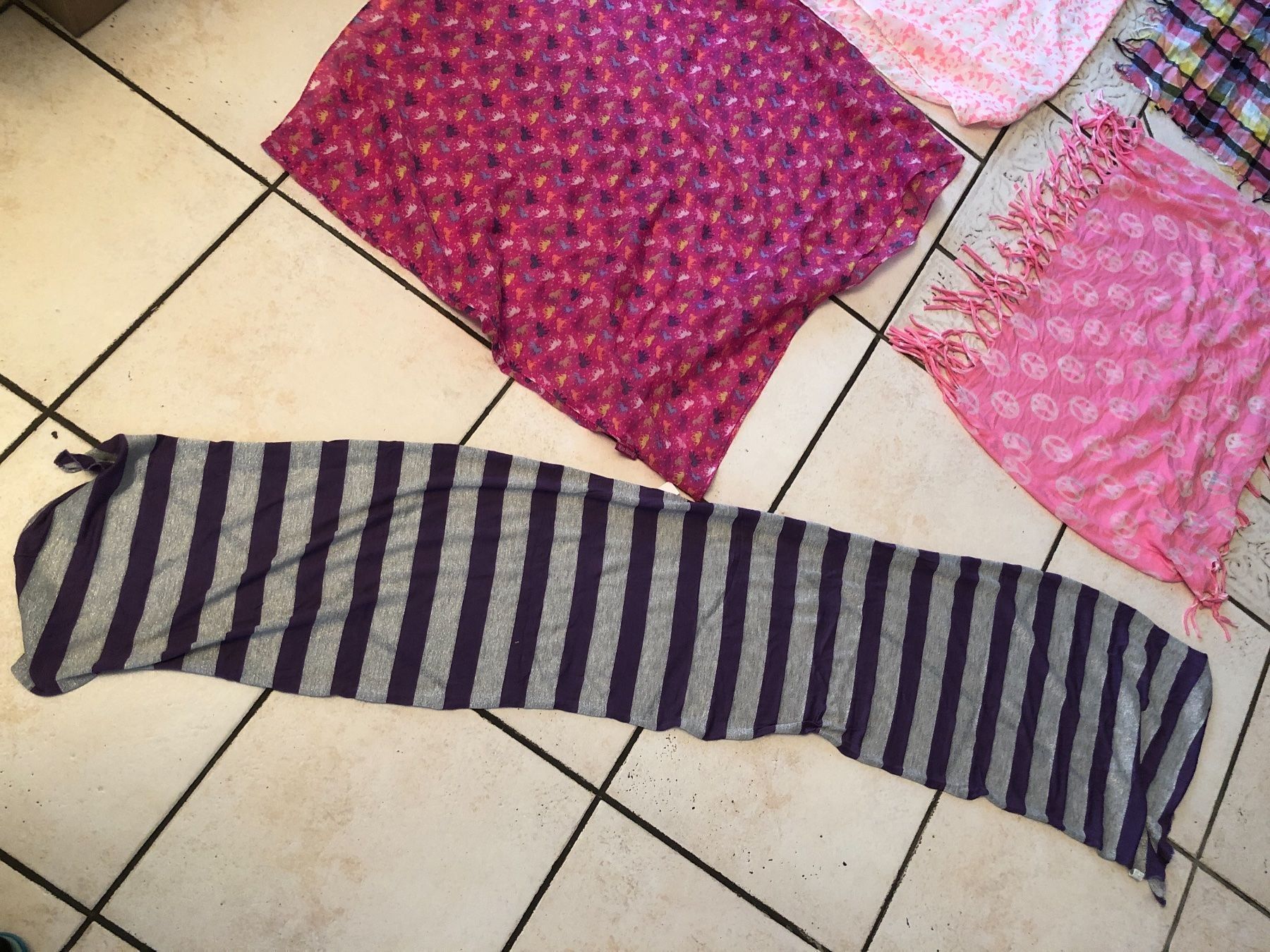 Altro abbigliamento per bambina: 6 Loops/Schal – Usato da Obergerlafingen venduto da cabo4 3