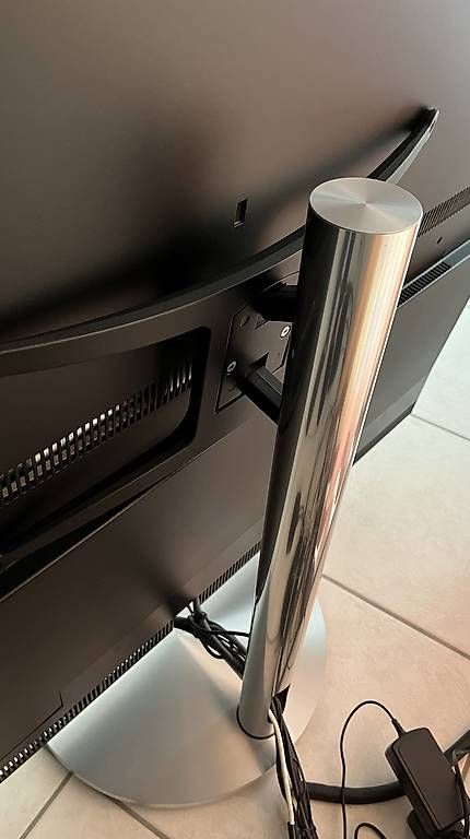 Bang & Olufsen Televisori: B&O BeoVision Model 10-46 – Usato da Interlaken venduto da Cablecable 2