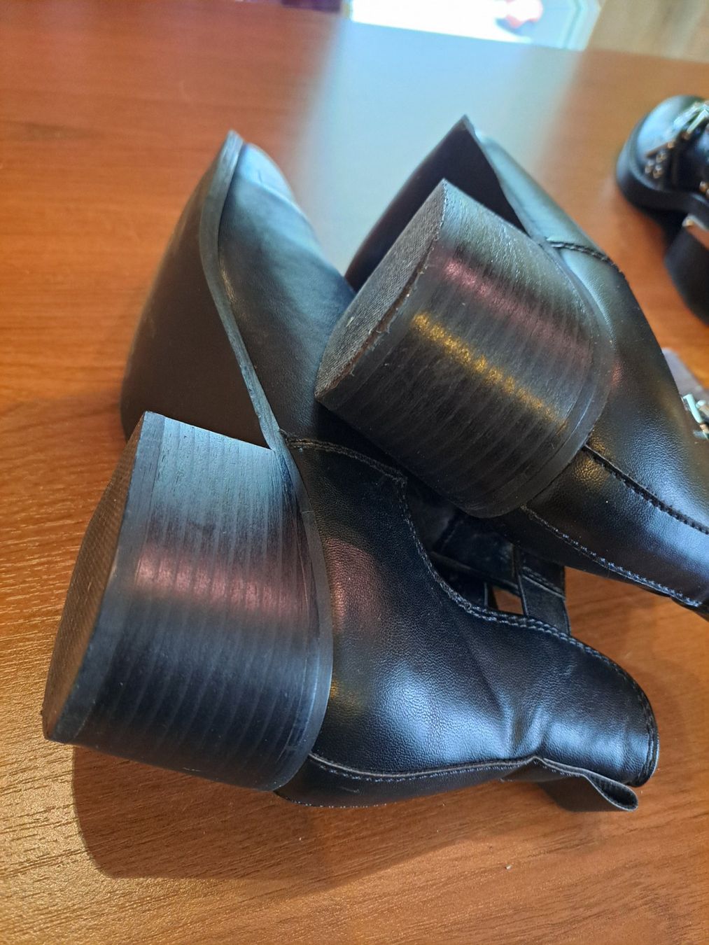 Scarpe da donna: Schwarze Stiefeletten Gr. 41 – Usato da Rafz venduto da MuriFinn 6