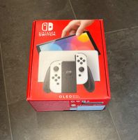 Nintendo Switch OLED mit Zubehör