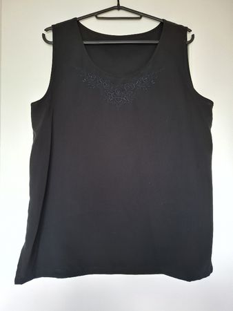 Petit top noir Vintage
