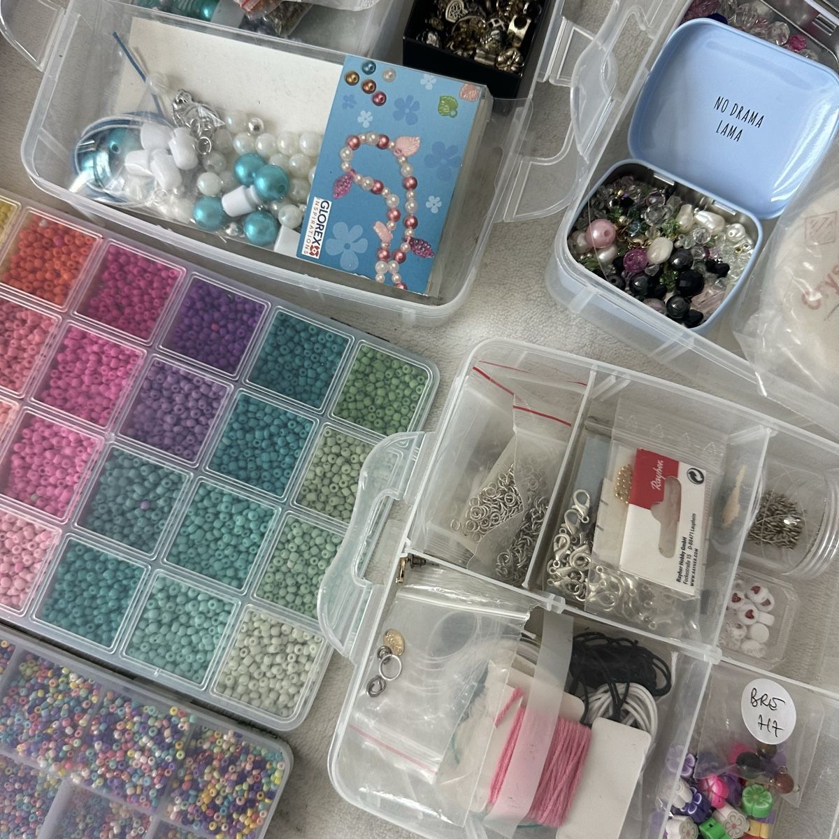 Rayher Kit bricolage: Grand lot de perles pour bijoux – Usato da Givisiez venduto da dor_xb9k 2