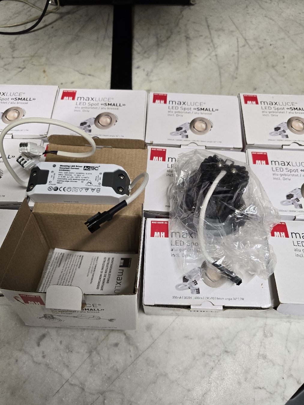 Lampade: 12 Maxiluce LED Spots SMALL, Neu und ungebraucht! – Nuovo e nell'imballaggio originale da Matzingen venduto da Privatverkauf.ch 1