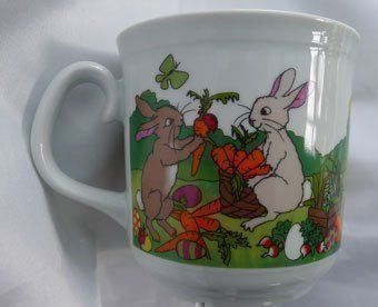Tazze: ***   Ostern   ***   Tasse mit Osterhasen    -   NEU   - – Nuovo e nell'imballaggio originale da Niederuzwil venduto da LaBambola
