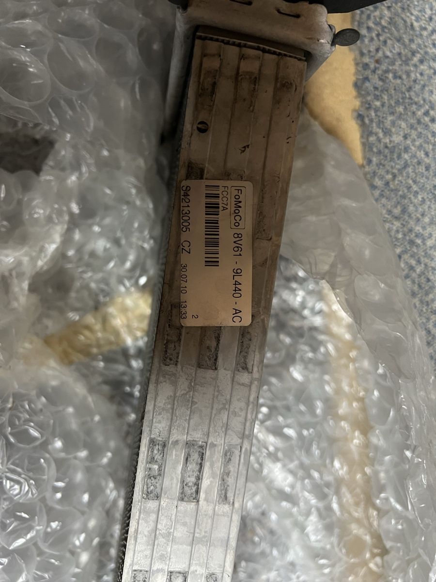 Tutti pezzi di ricambio auto: Originaler Ladeluftkühler Ford Focus ST MK2 – Usato da Döttingen venduto da djs_mb8x 1