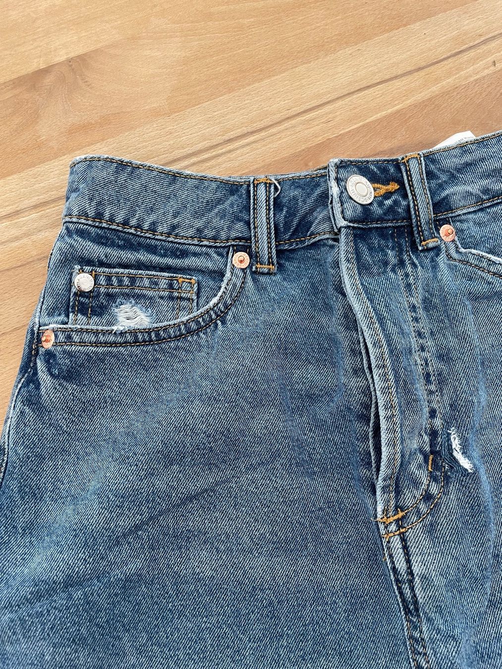 H&M Röcke: Jupe Jean Déchirée Taille Haute Bleu Clair Tendance – Gebraucht aus Sion von Mazarine_ 1