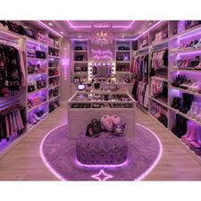 Profile image of Sandy_closet1