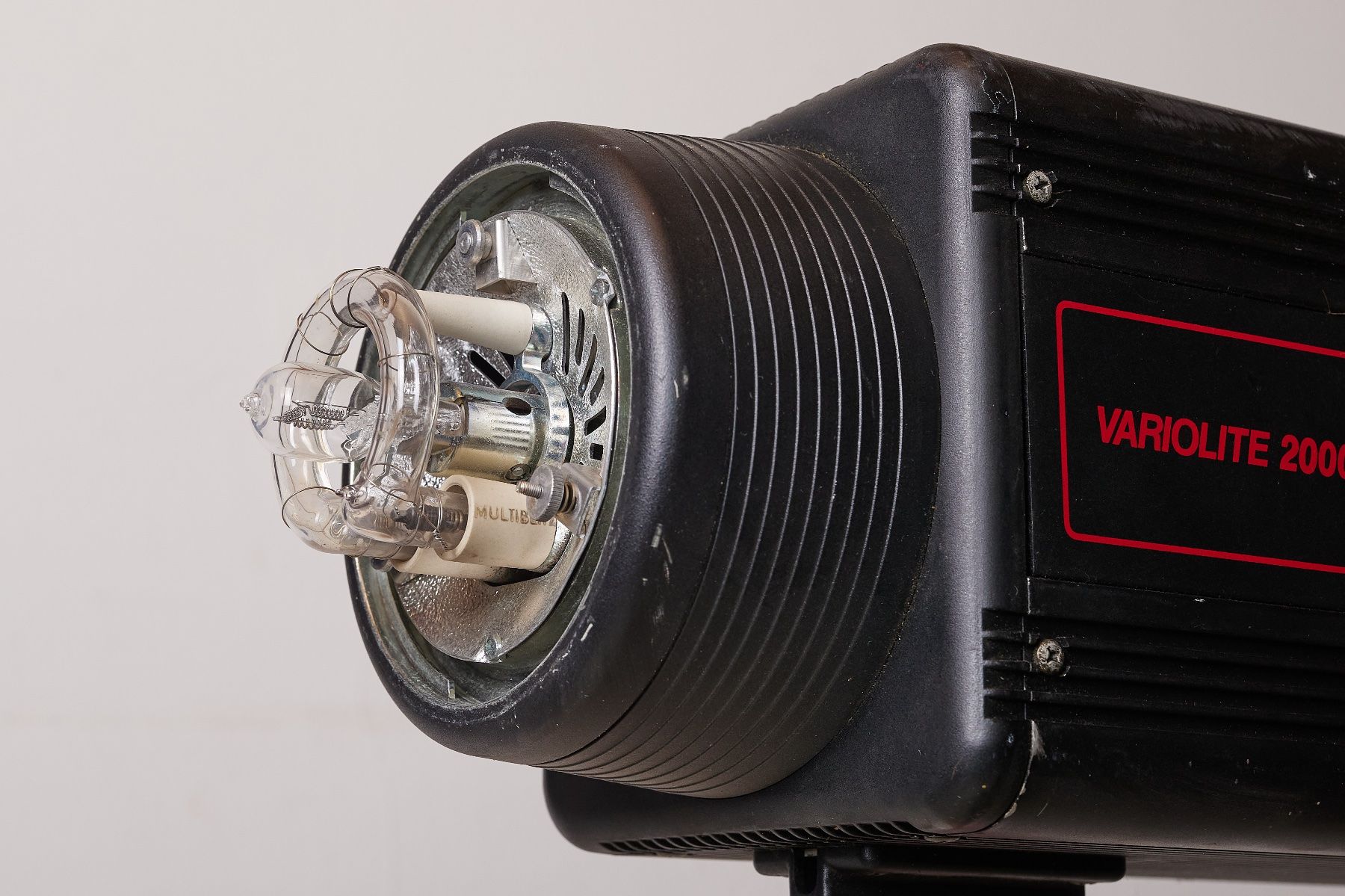 Flash: Sehr starker Studioblitz 2000W Multiblitz Variolite – Usato da St.Gallen venduto da Lighty444 1