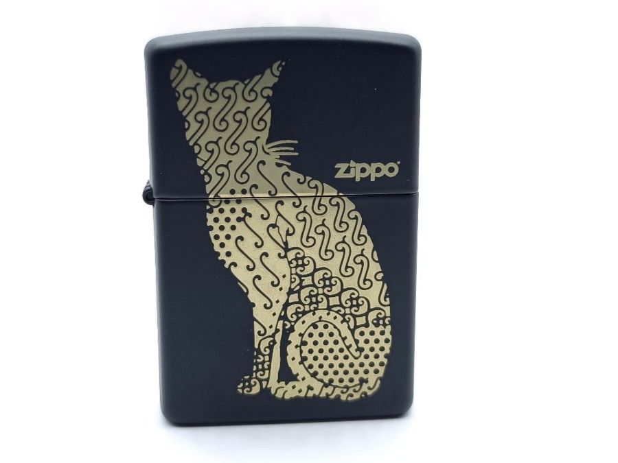 Zippo Accendini: ZIPPO Goldige Katze Neu in Box – Nuovo e nell'imballaggio originale da Ennenda venduto da Benzinflamme