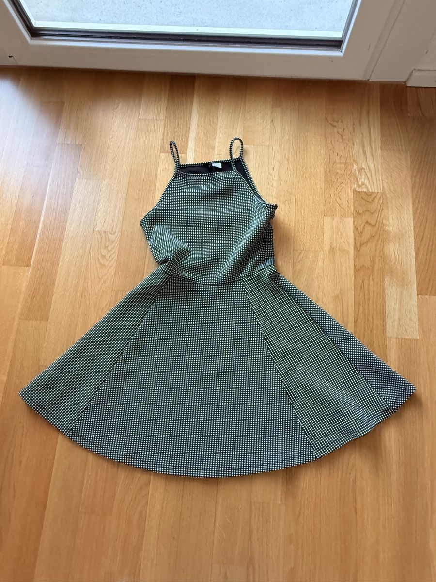 Vestiti: DIVIDED, Kleid, Gr.36, schwarz/weiss – Nuovo (secondo la descrizione) da Basel venduto da sel_g 4