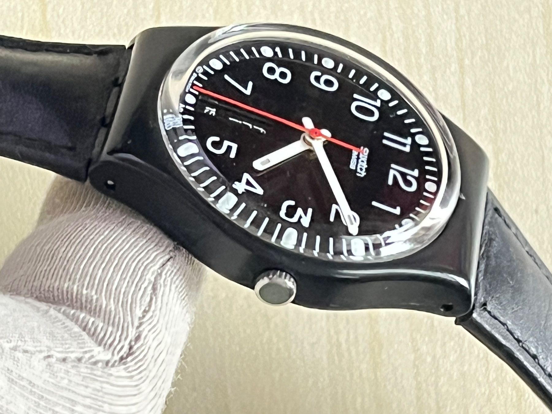 Swatch Orologi: Schwarze Swatch Gent Uhr mit Lederarmband – Usato da Grenchen venduto da chththl 4