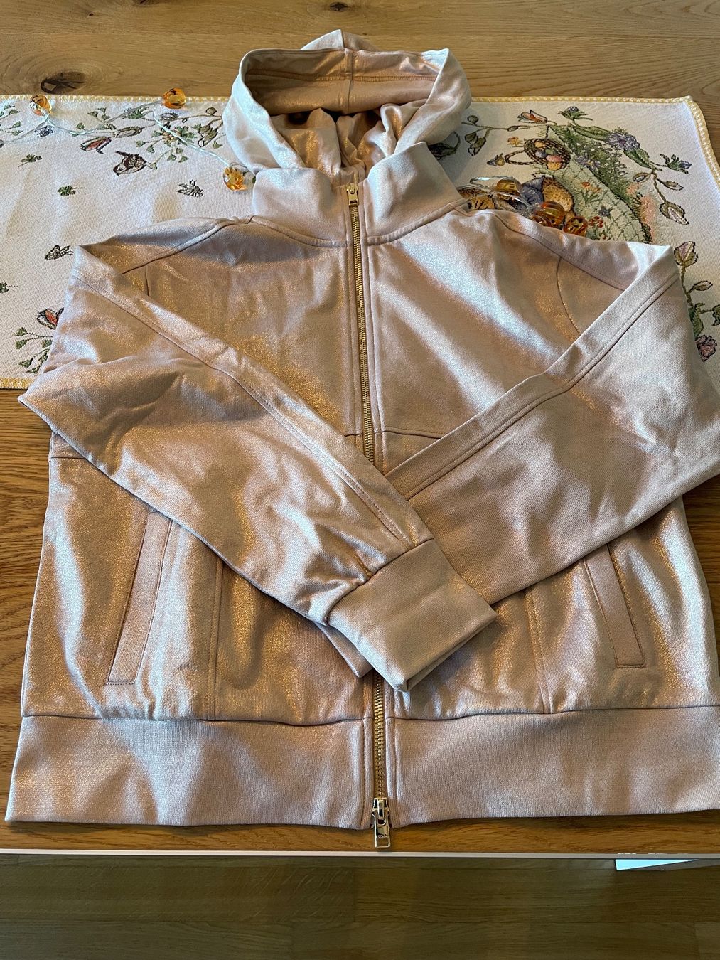 Escada Giacche: Escada Sportjacke mit Hose – Usato da Wünnewil venduto da PeterC63