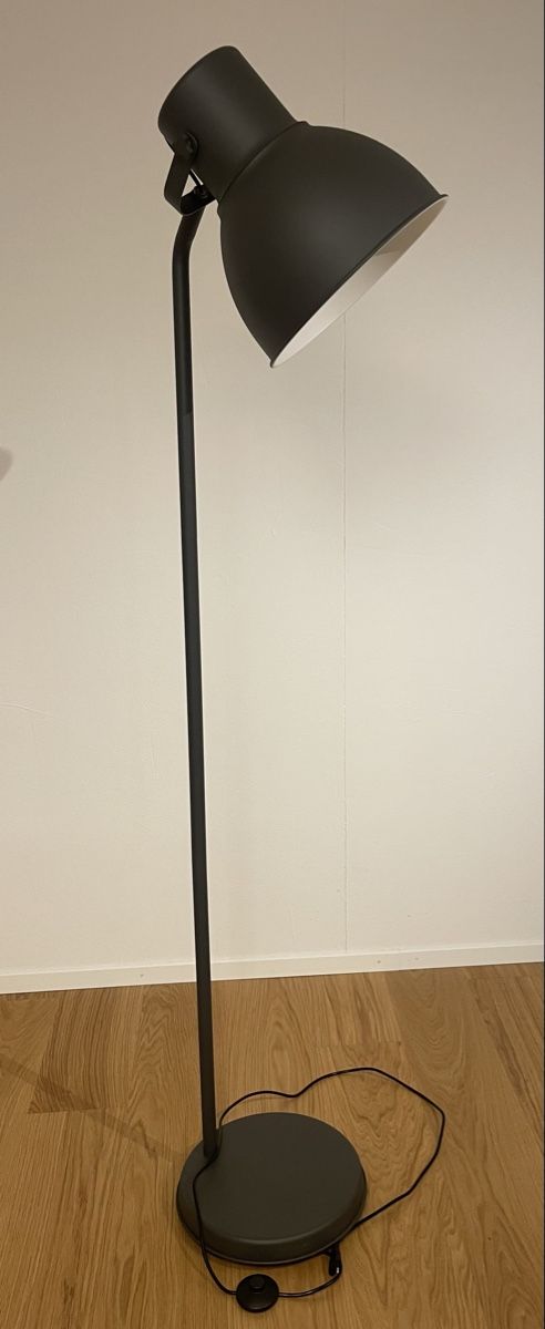 Ikea Lampade: IKEA Hektar Stehlampe – Usato da Niederlenz venduto da cha_wg2p
