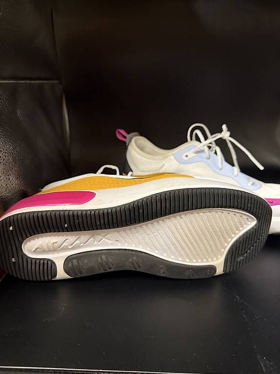 Nike Scarpe da donna: Nike Sneaker zu verkaufen – Usato da Wohlen AG venduto da Schnurrenb 2