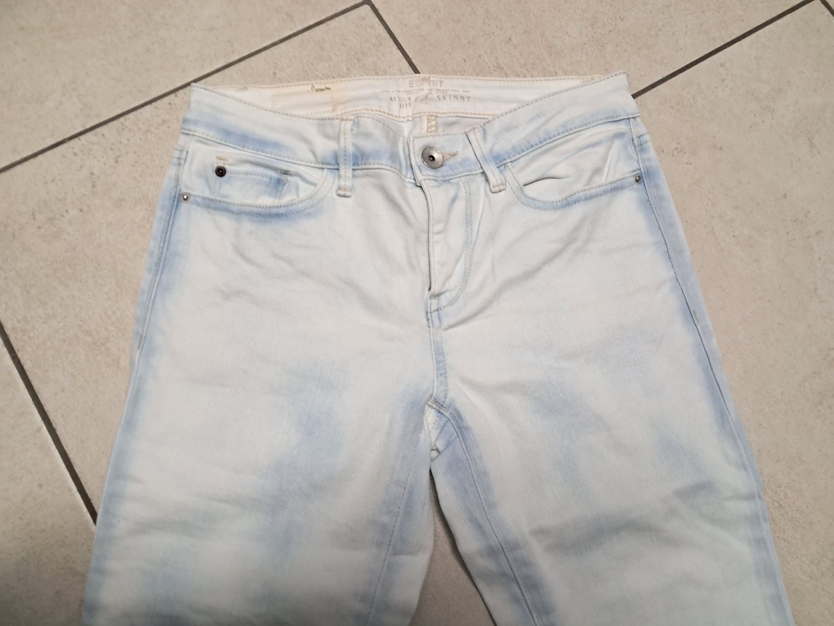 Esprit Jeans: Esprit Jeans, Gr. 26, hellblau, neuwertig – Usato da Weinfelden venduto da Da-ryn01 1