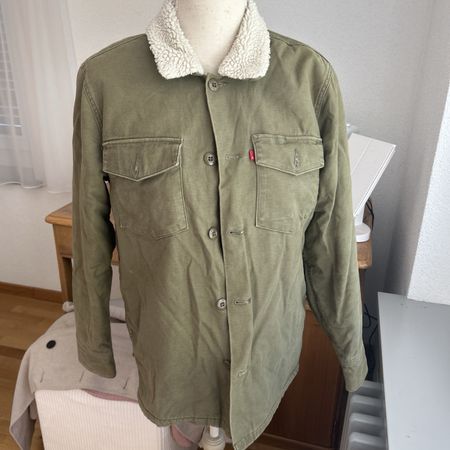 Levis Jacke gefüttert oliv Grösse M