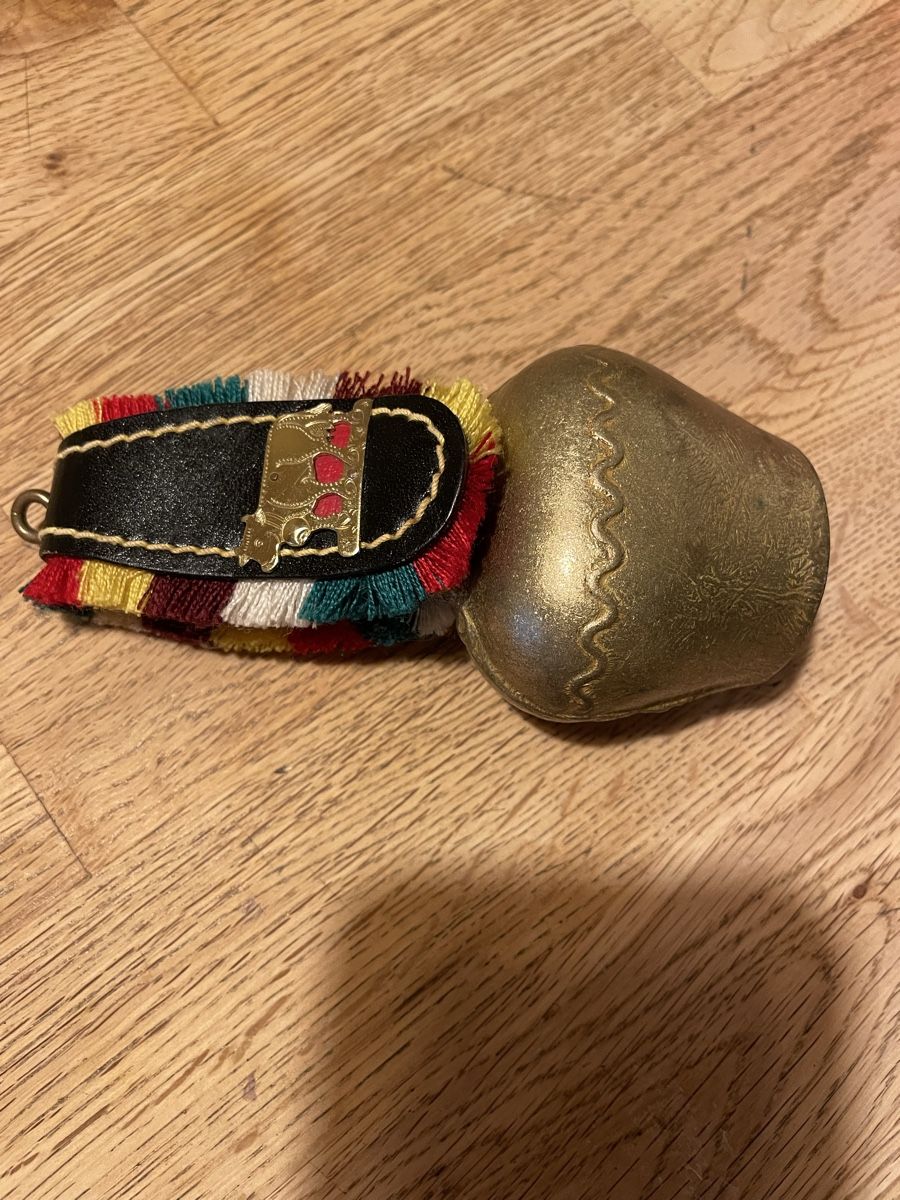 Glocken & Treicheln: Kleine Glocke – Gebraucht aus Flawil von Naphtali 1