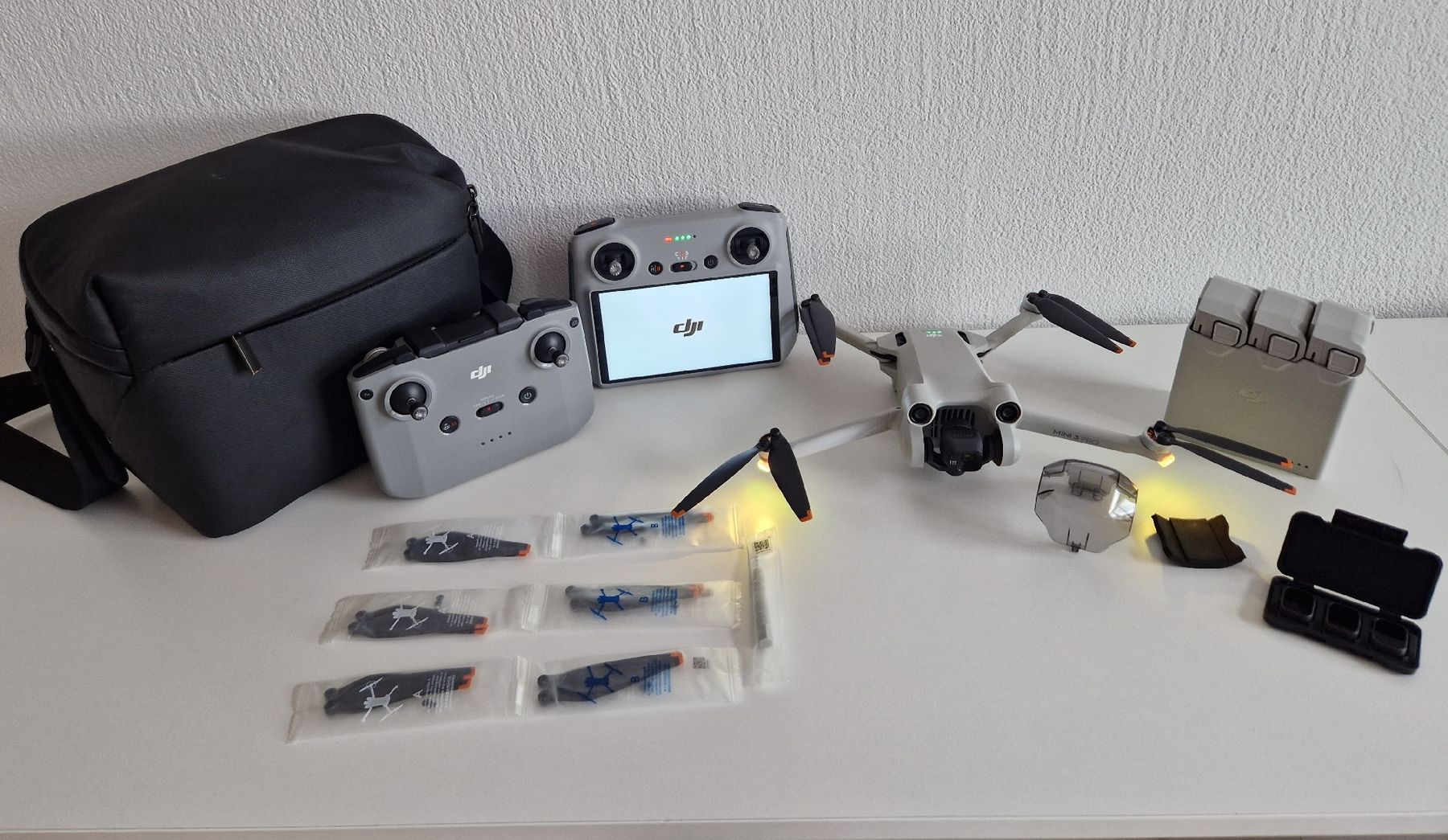 DJI RC Modellbau: DJI Mini 3 Pro. 4 Akkus, 2 Controller!! – Gebraucht aus Chur von patrrickc.