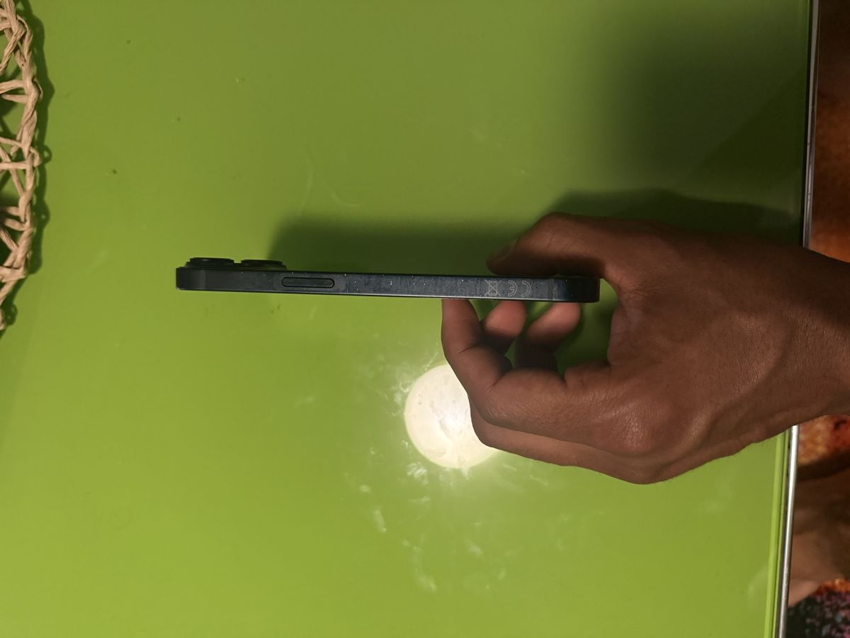 Apple Portables: iPhone 14 midnight 128GB  – Neuf (Voir description) à Baar par Silvester.O 2