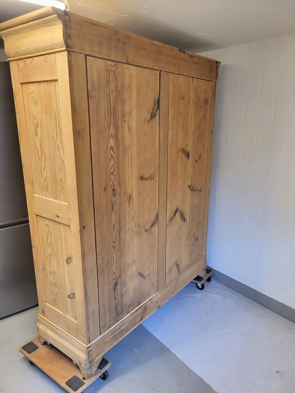 Schränke: Wunderschöner antiker Schrank restauriert – Gebraucht aus Hofstetten SO von famburgert 1