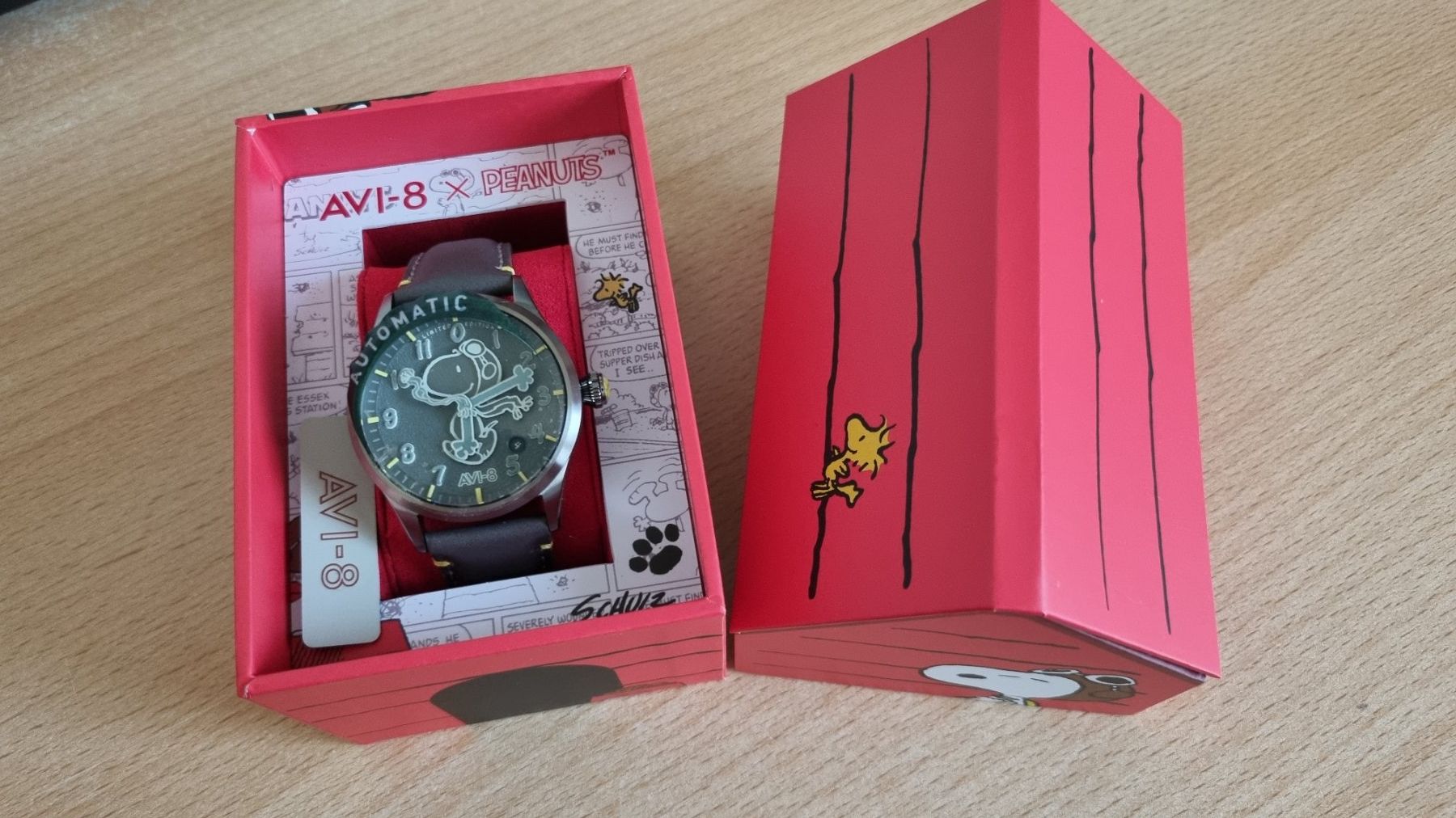 AVI-8 Orologi: AVI-8 x Peanuts Limited Edition – Nuovo e nell'imballaggio originale da Lüsslingen venduto da Antalos