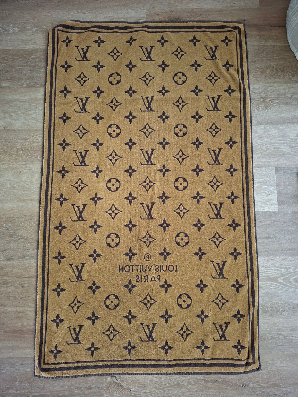 Teli da bagno: LOUIS VUITTON BADETUCH MONOGRAM – Usato da Biberist venduto da Soleda67 4
