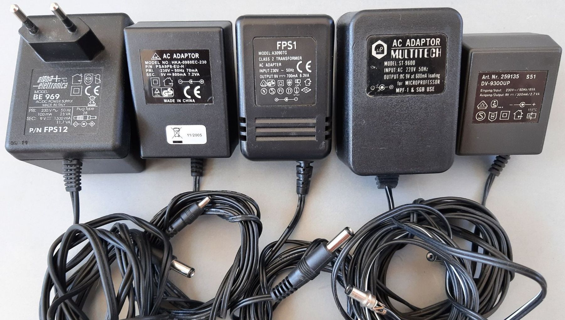Chargements: Netzgeräte 240V Diverse – D'occasion à Oberengstringen par Goldhase01 1