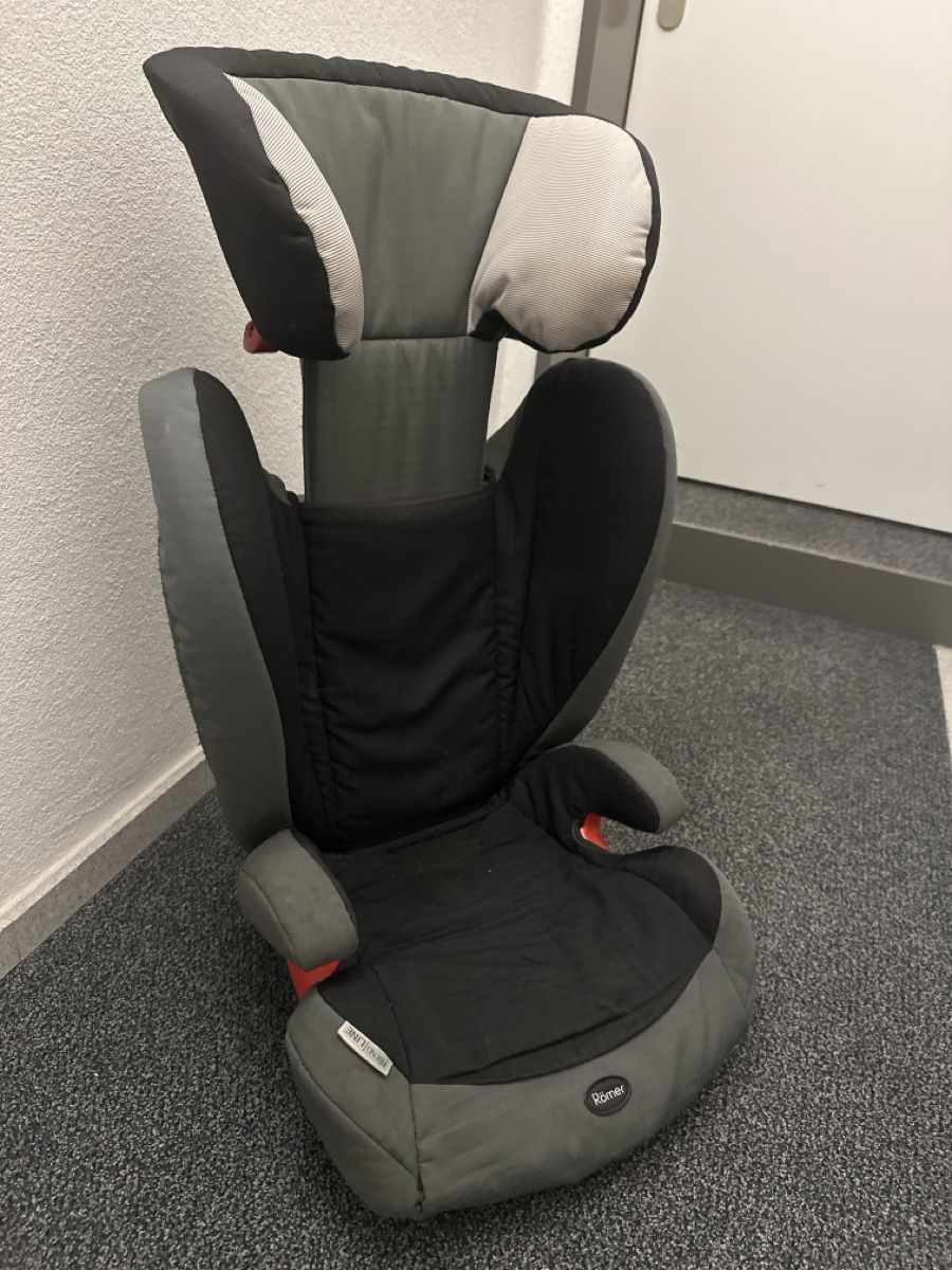 Britax Römer Seggiolini per auto: Kinderautositz 15-36kg Römer mit Isofix – Usato da Watt venduto da cla_w8t7