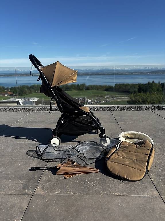 Babyzen Carrozzine: Poussette yoyo et accessoires comme neuve – Usato da Bevaix venduto da MPaw
