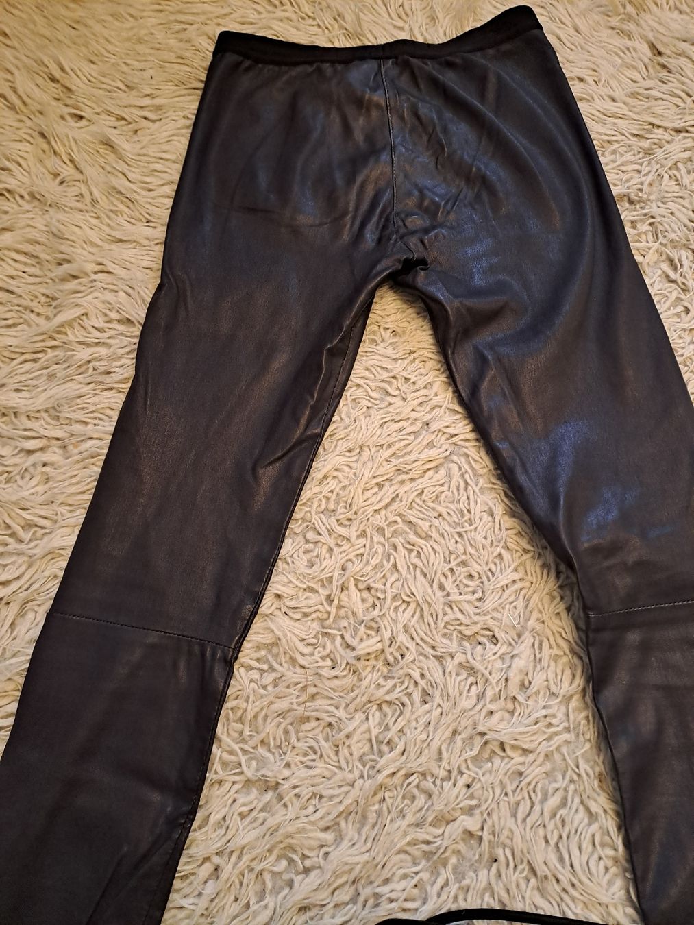 Pantaloni: Lederleggings Neil Barett Gr 36 schwarz – Usato da Romanshorn venduto da awaken 3