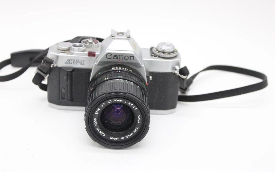 Canon Kamera: Canon AV-1 – Gebraucht aus Trimmis von tom_9b6x
