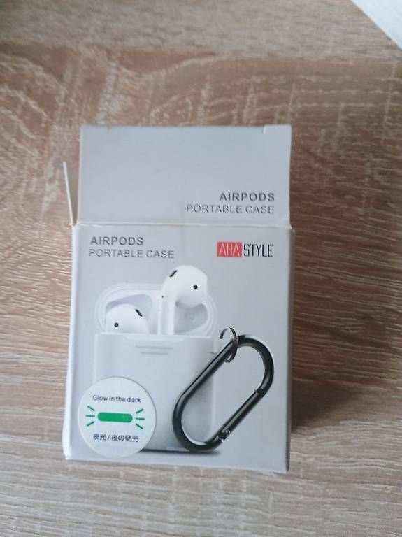 Covers & Schutzfolien: Airpod1 und 2 case – Gebraucht aus Huttwil von Userabcde 1